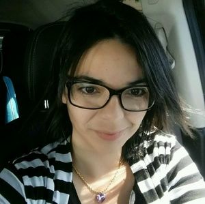 Meet your Posher, Roxanna